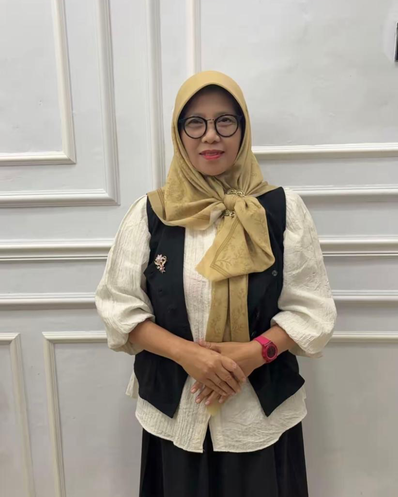 Hj. Puji Astuti, S.Pd.,S.E.
